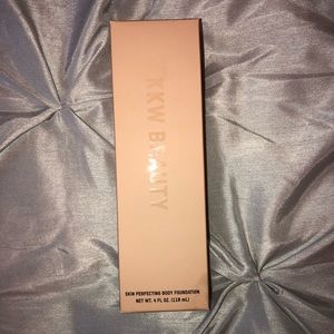 KKW BEAUTY Skin Perfecting Body Foundation